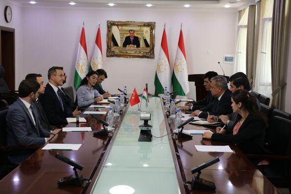 ВОХӮРИИ МУОВИНИ ЯКУМИ ВАЗИРИ МАОРИФ ВА ИЛМ БО САФИРИ ҶУМҲУРИИ ТУРКИЯ