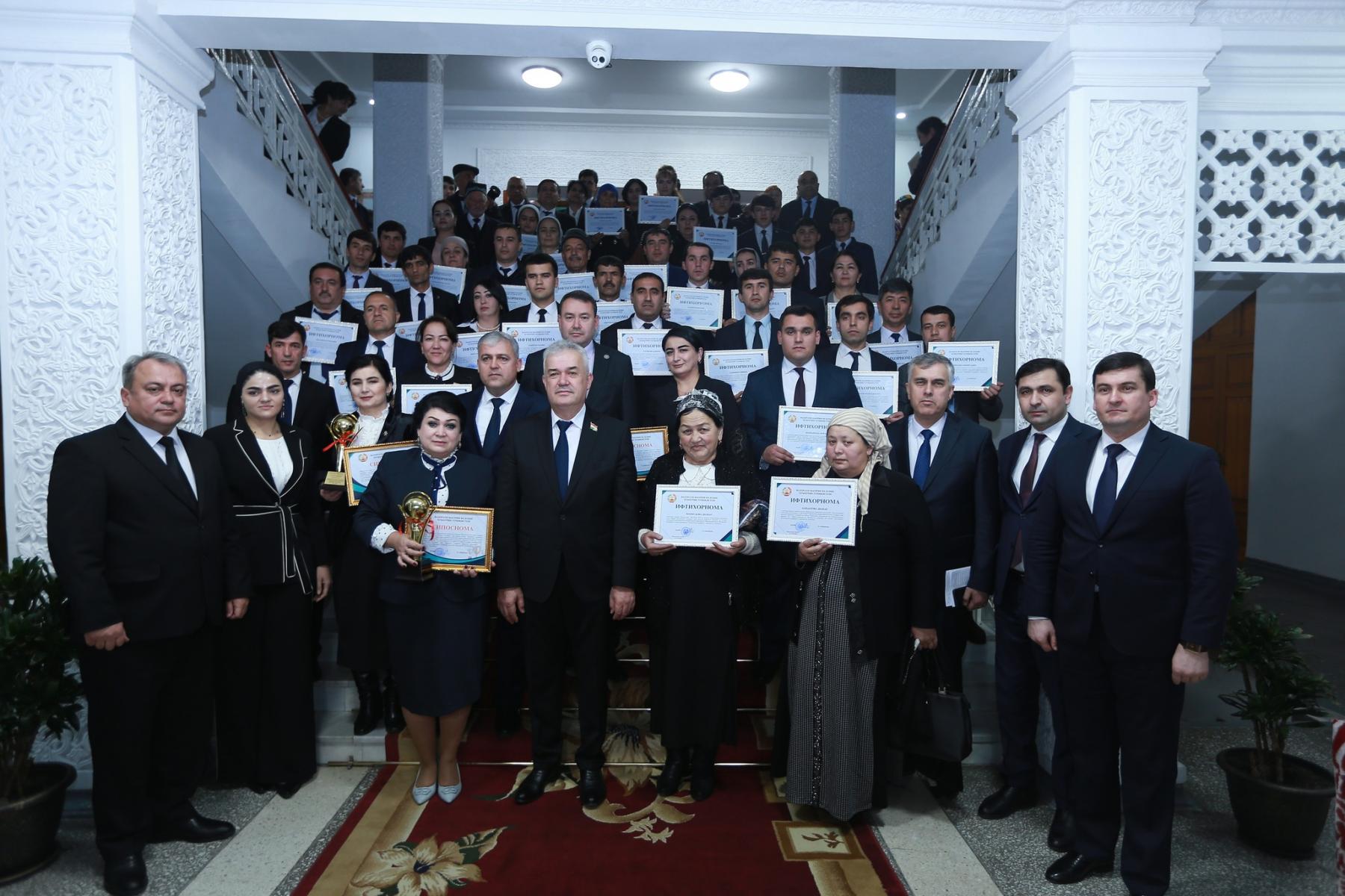 МАРОСИМИ ҲАВАСМАНДСОЗӢ ВА ҶОИЗАСУПОРИИ ДАВРИ ҶУМҲУРИЯВӢ ВА БАЙНАЛМИЛАЛИИ ОЛИМПИАДАҲОИ ФАННӢ ДАР СОЛИ 2022 БАРГУЗОР ГАРДИД