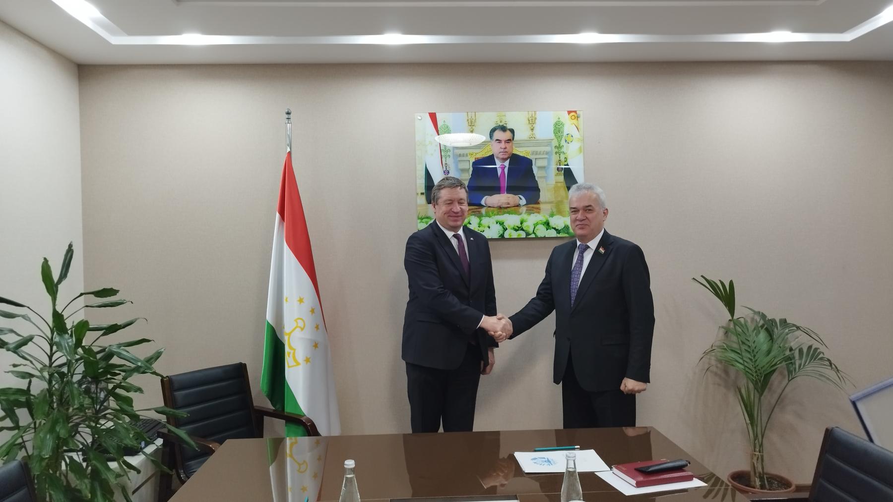 МУЛОҚОТИ ВАЗИРИ МАОРИФ ВА ИЛМ БО САФИРИ НАВТАЪИНИ ИТТИҲОДИ АВРУПО