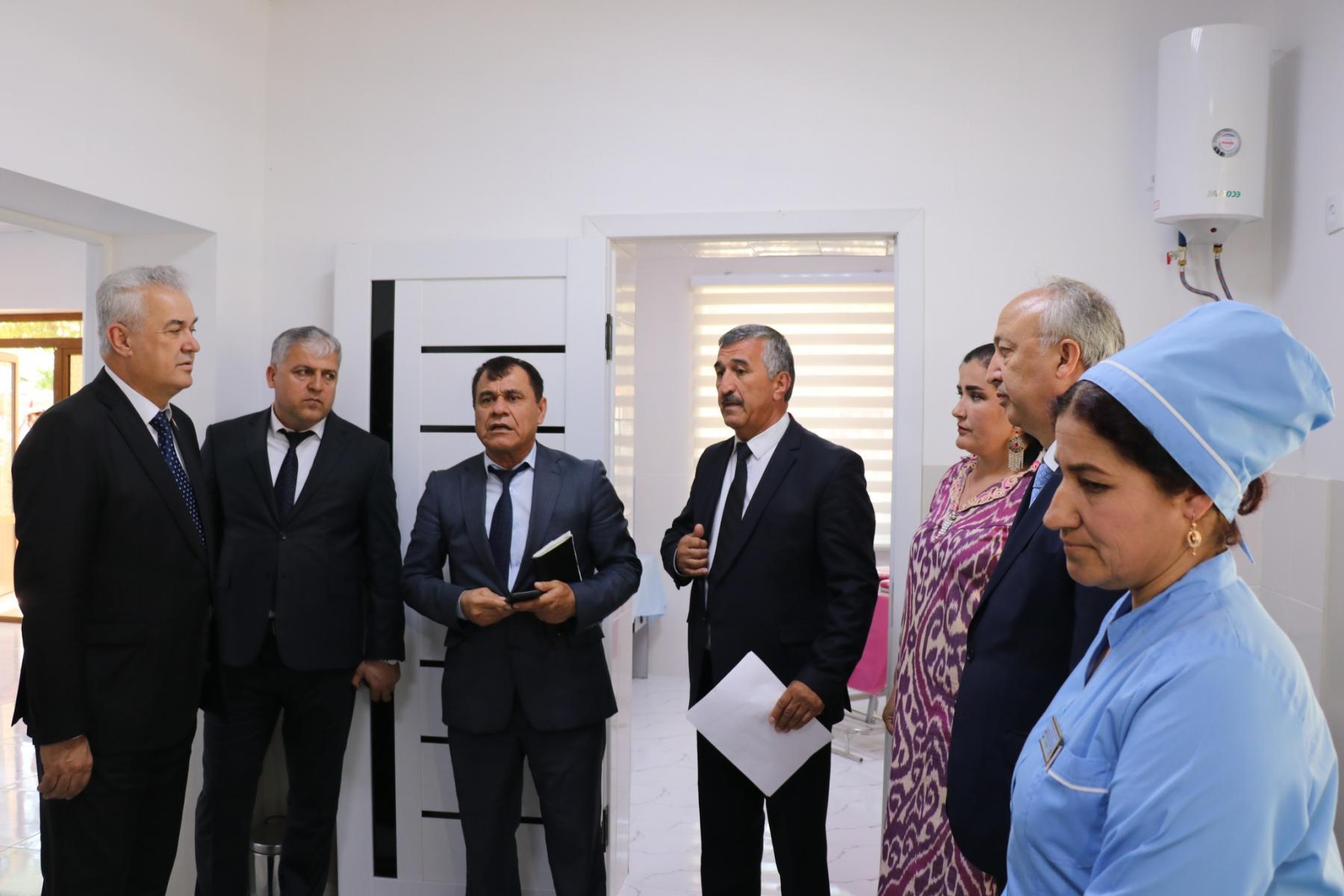 ИШТИРОКИ ВАЗИРИ МАОРИФ ВА ИЛМ ДАР РАСМИ БА ИСТИФОДА СУПОРИДАНИ МАРКАЗҲОИ САЛОМАТӢ ВА БУНГОҲИ ТИББӢ ДАР НОҲИЯИ КӮШОНИЁН