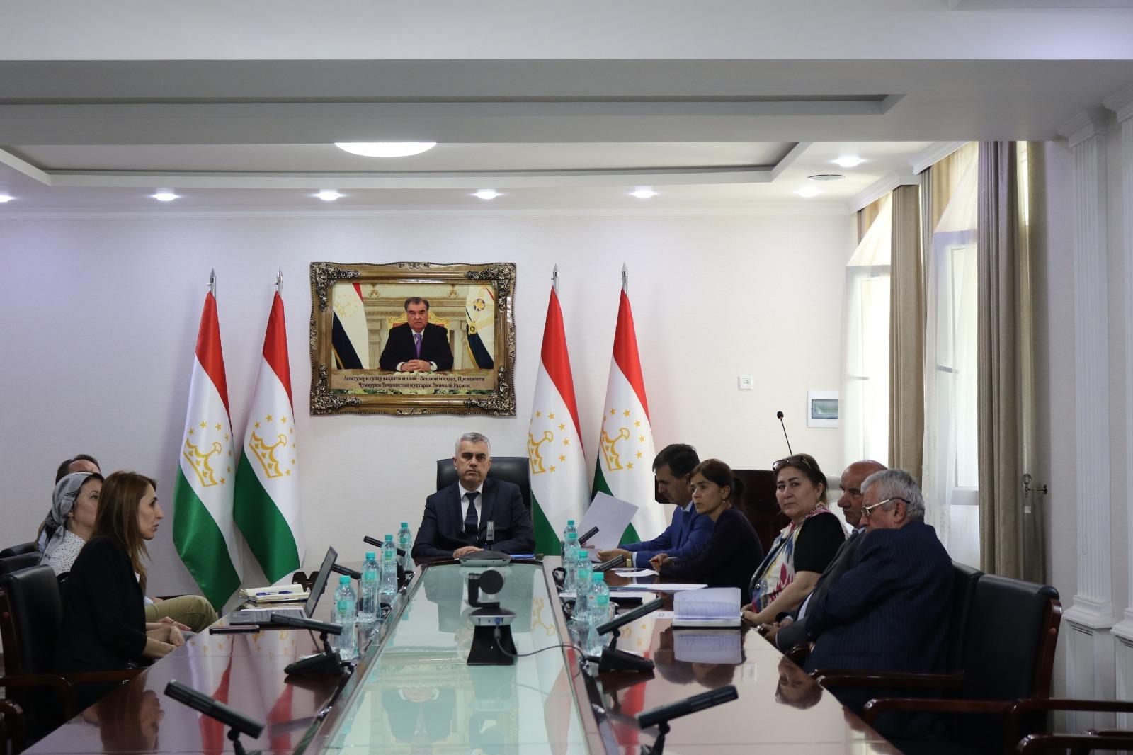 ВОХӮРИИ МУОВИНИ ВАЗИРИ МАОРИФ ВА ИЛМ БО ГУРӮҲИ КОРИИ ЛОИҲАИ TSSET