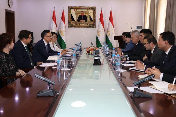 ВОХӮРИИ ВАЗИРИ МАОРИФ ВА ИЛМИ ҶУМҲУРИИИ ТОҶИКИСТОН БО КОМИССАРИ ОЛИИ СОЗМОНИ АМНИЯТ ВА ҲАМКОРӢ ДАР АВРУПО ОИД БА АҚАЛЛИЯТҲОИ МИЛЛӢ