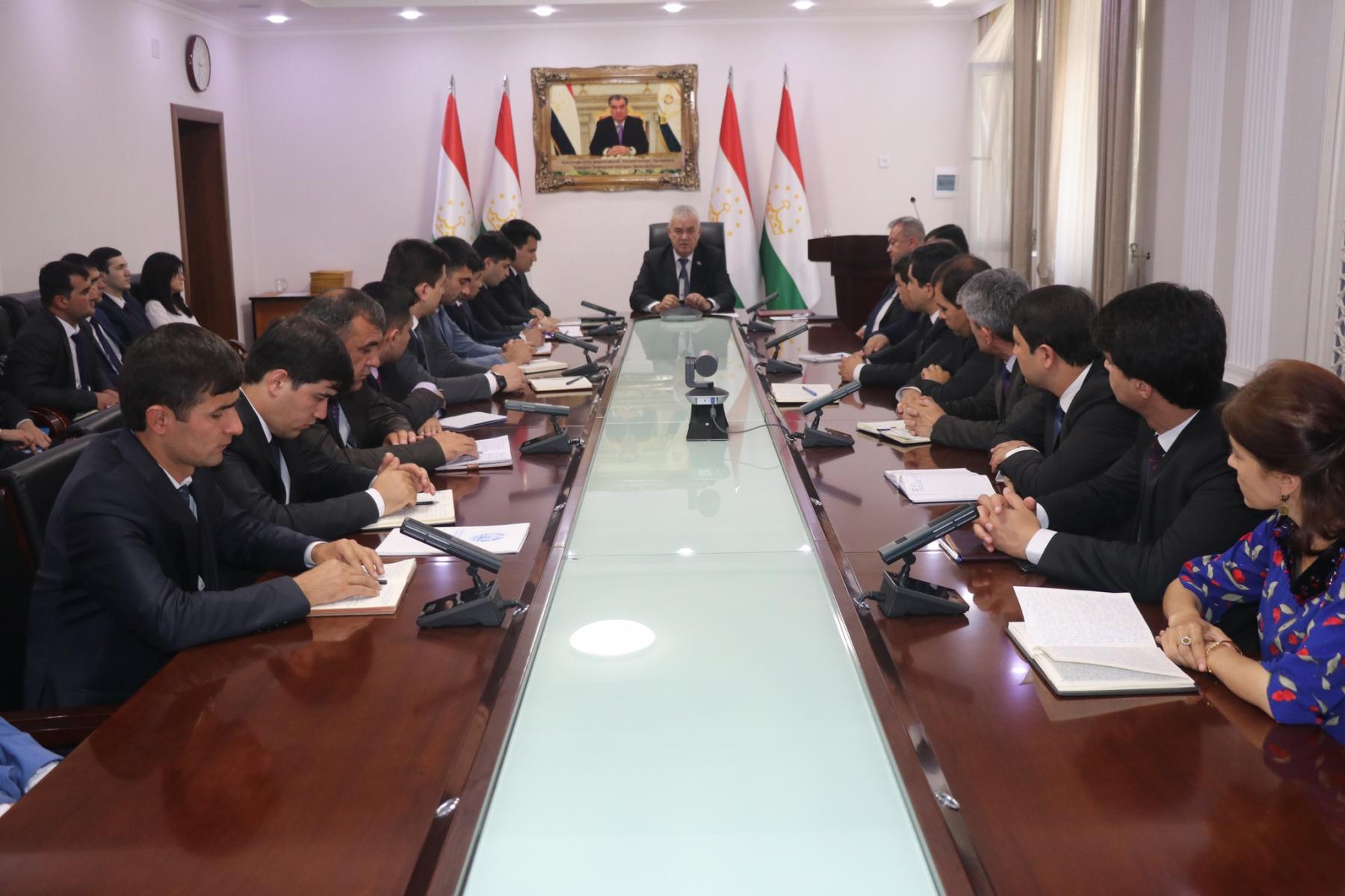 ҲАМОИШИ ИЛМӢ-НАЗАРЯВӢ БАХШИДА БА РӮЗИ ҶАВОНОНИ ТОҶИКИСТОН ТАҲТИ УНВОНИ “СИЁСАТИ ДАВЛАТИИ ҶАВОНОН ДАР СОҲАИ ИЛМУ МАОРИФ”