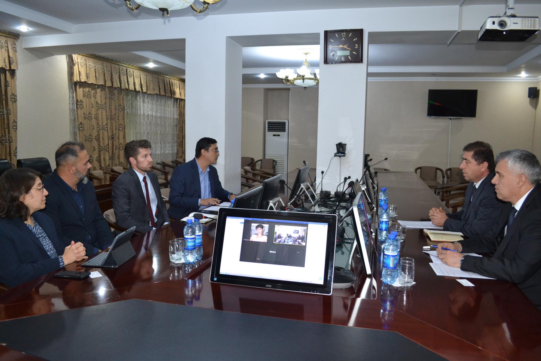 ВОХӮРИИ МУОВИНИ ВАЗИРИ МАОРИФ ВА ИЛМ БО НАМОЯНДАГОНИ БОНКИ ҶАҲОНӢ