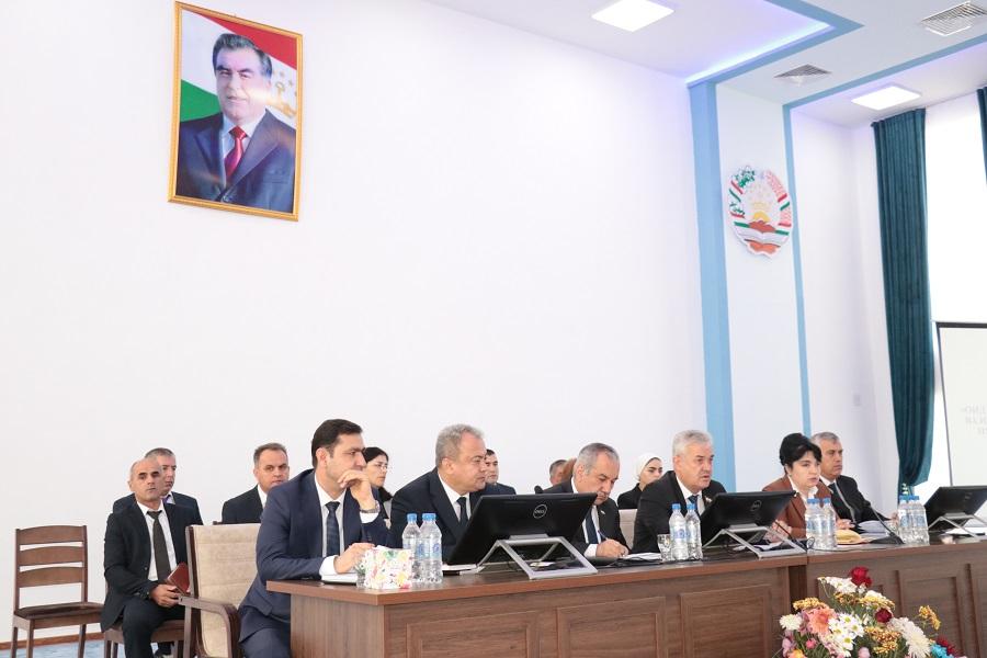 ҶАЛАСАИ ҲАЙАТИ МУШОВАРАИ ВАЗОРАТИ МАОРИФ ВА ИЛМ ОИД БА ҶАМЪБАСТИ ФАЪОЛИЯТИ ВАЗОРАТ ДАР НУҲ МОҲИ  СОЛИ 2022 ВА ВАЗИФАҲО ТО ОХИРИ СОЛ БАРГУЗОР ГАРДИД