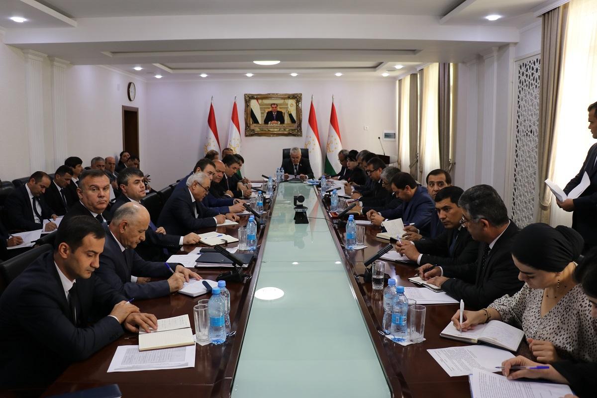 БАРРАСИИ СЕ МАСЪАЛА ДАР ҶАЛАСАИ НАЗОРАТӢ