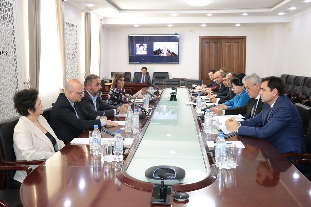 Вохӯрии Раҳим Саидзода бо Диего Амбасз